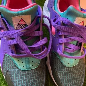 Nike Women's's Air Huarache Run Shoes